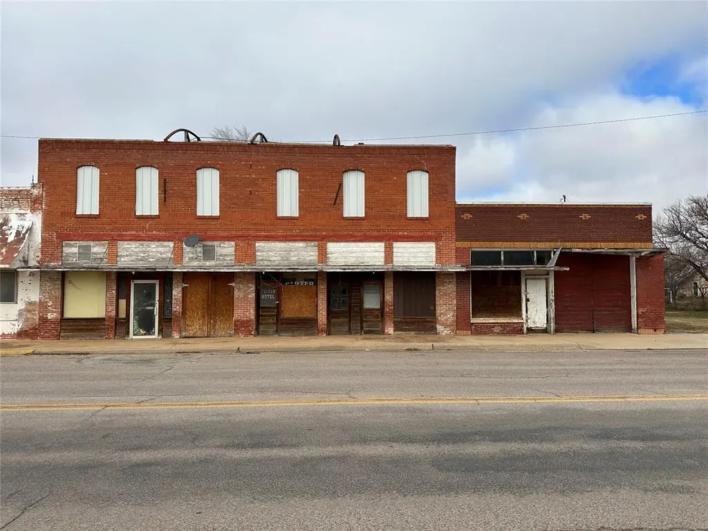 Front exterior — 107 E Main Street, Carter, OK 73627
