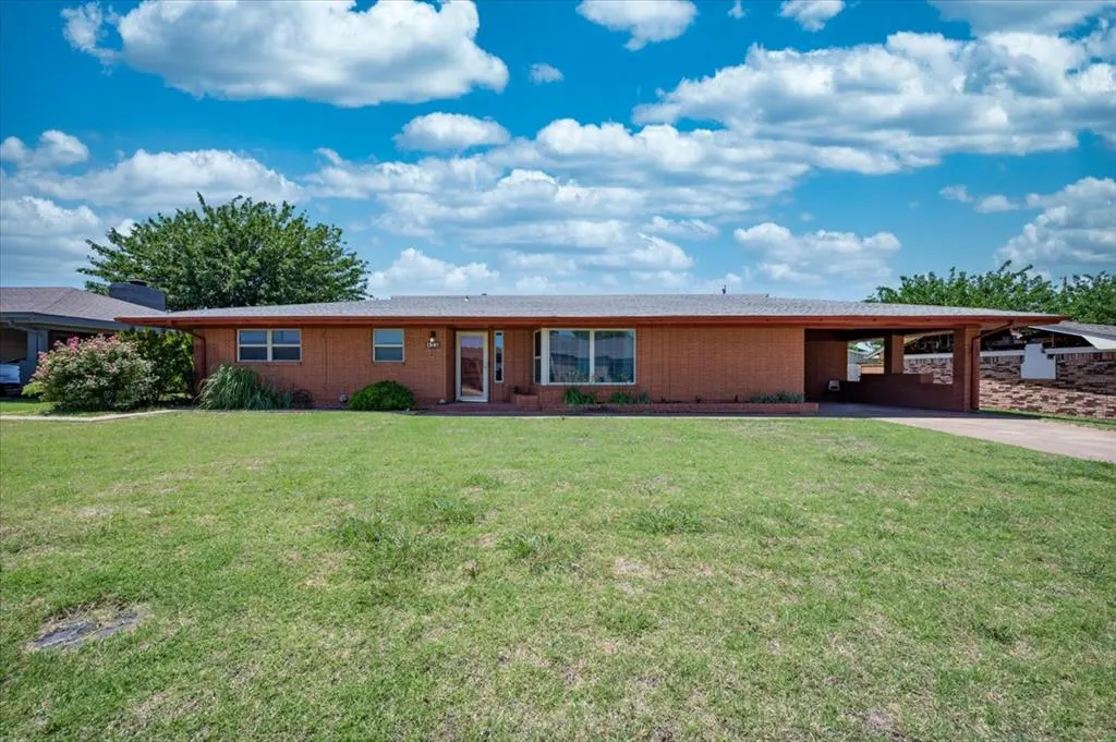 Front exterior — 412 S Carol Street, Carnegie, OK 73015
