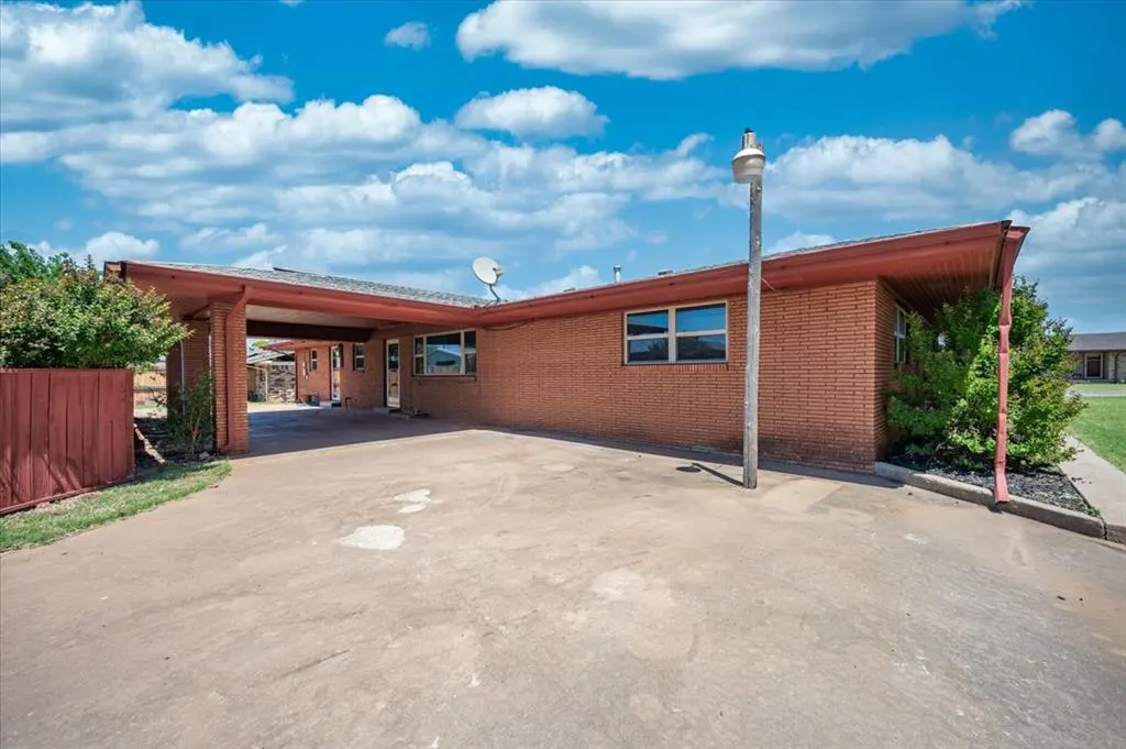 Photo 6 — 412 S Carol Street, Carnegie, OK 73015