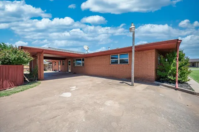 Photo 6 — 412 S Carol Street, Carnegie, OK 73015
