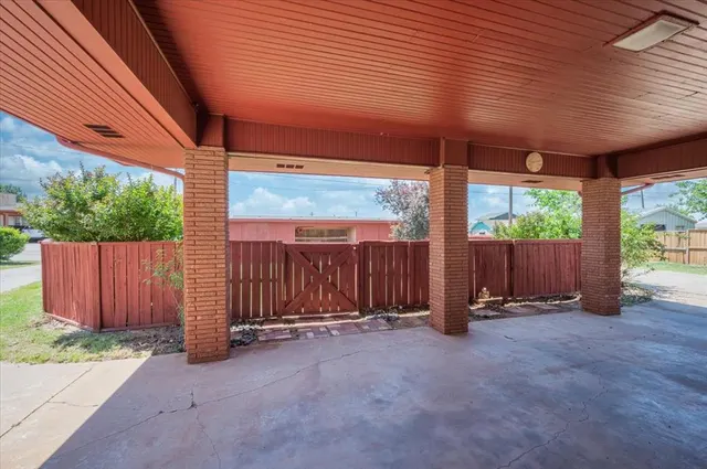 Photo 7 — 412 S Carol Street, Carnegie, OK 73015
