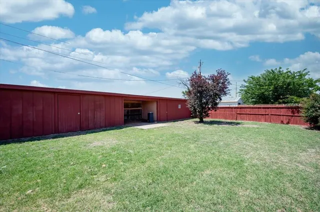 Photo 8 — 412 S Carol Street, Carnegie, OK 73015
