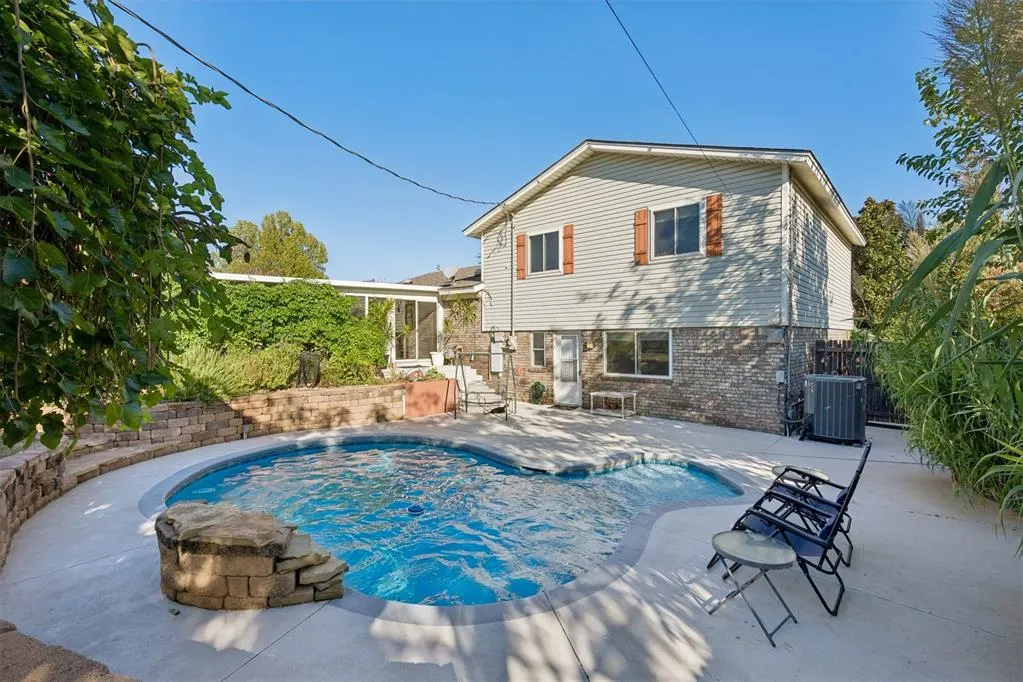Photo 2 — 3712 NW 70th Street, Oklahoma City, OK 73116