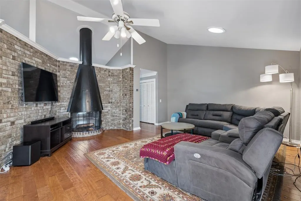 Photo 6 — 3712 NW 70th Street, Oklahoma City, OK 73116