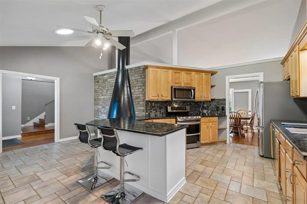 Photo 11 — 3712 NW 70th Street, Oklahoma City, OK 73116