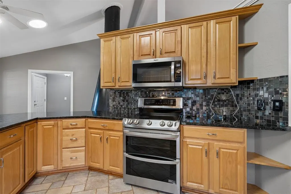 Photo 12 — 3712 NW 70th Street, Oklahoma City, OK 73116
