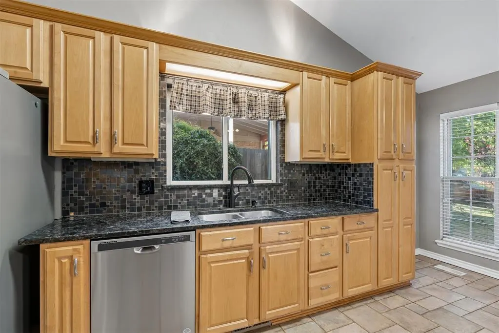 Photo 13 — 3712 NW 70th Street, Oklahoma City, OK 73116