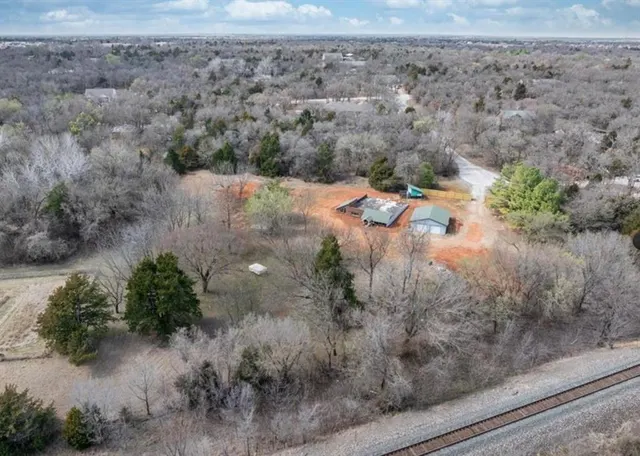Photo 4 — 624 Rail Drive, Edmond, OK 73025