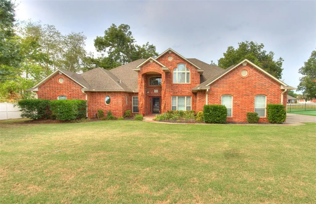 Front exterior — 1502 N Windmill Ridge Drive, Shawnee, OK 74804