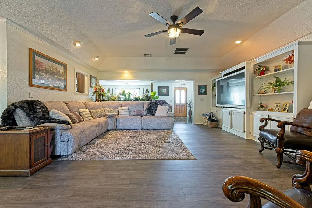 Photo 11 — 1901 S Broadway, Guthrie, OK 73044
