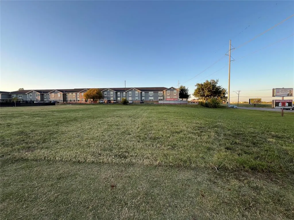 Photo 12 — 12515 N Pennsylvania Avenue, Oklahoma City, OK 73120