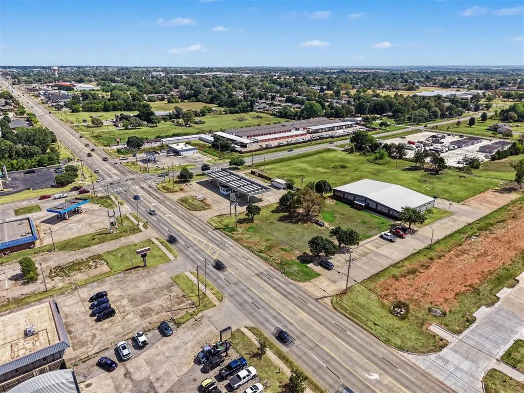 Photo 31 — 932 W State Highway 152 Highway, Mustang, OK 73064