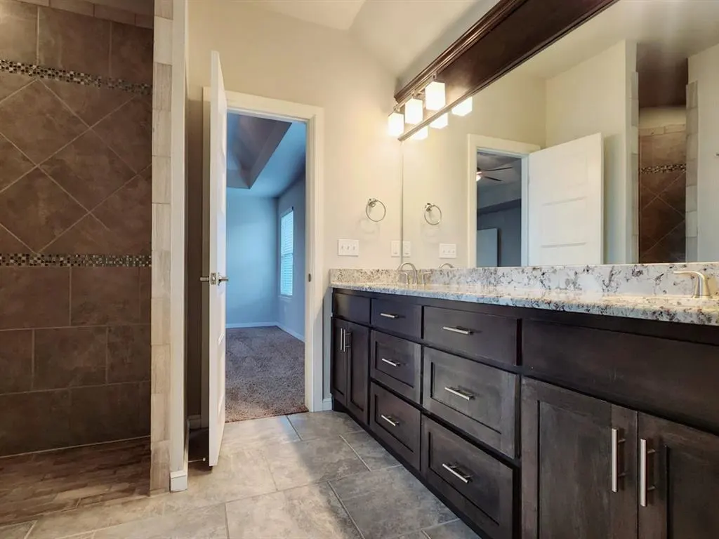 Photo 10 — 11309 NW 104th Street, Yukon, OK 73099