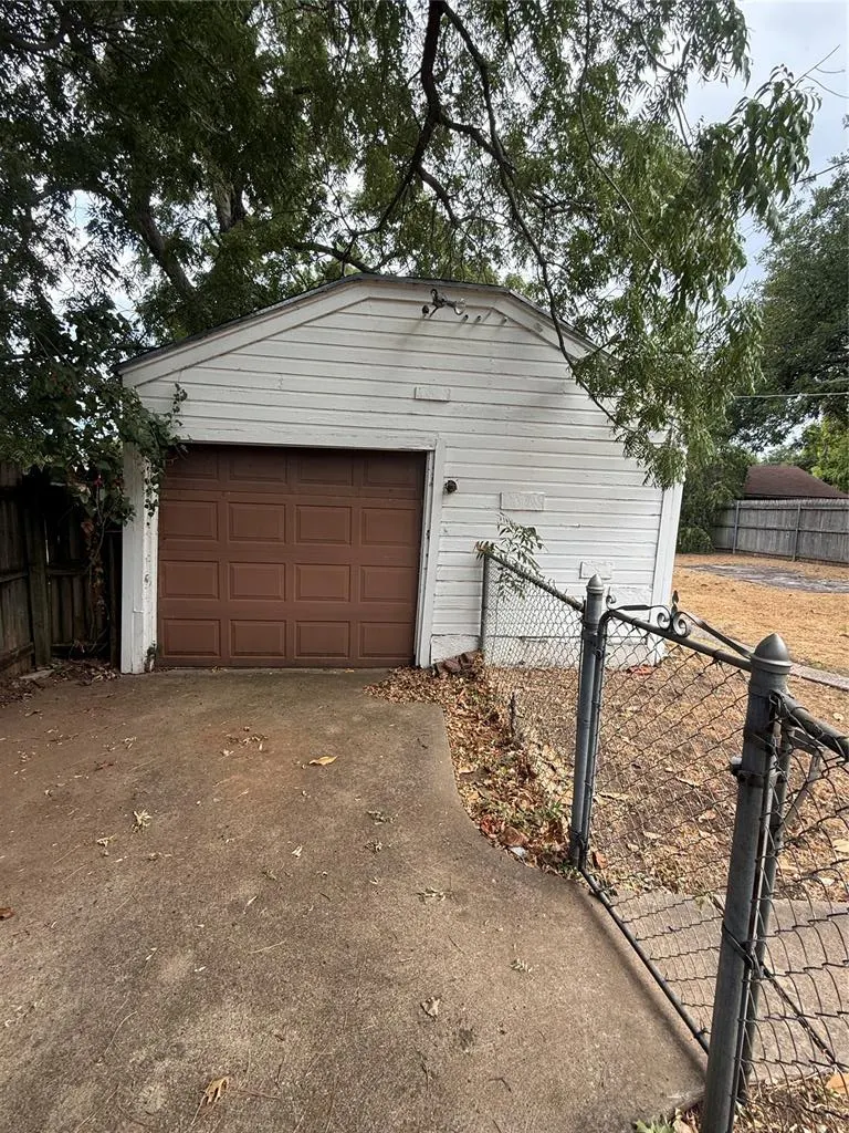 Photo 27 — 2856 NW 20th Street, Oklahoma City, OK 73107