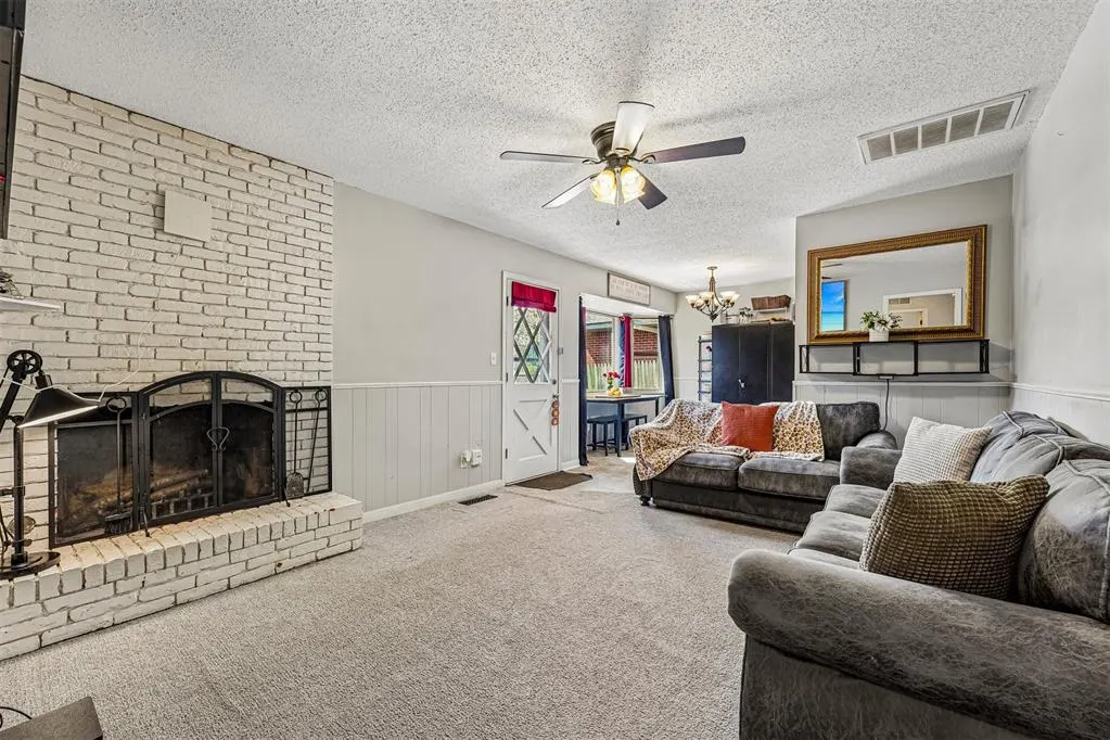 Photo 5 — 208 E 30th Street, Edmond, OK 73013