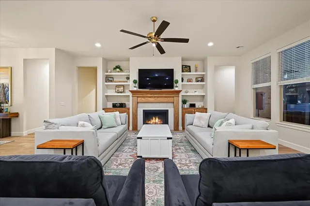 Photo 2 — 2421 Rumble Court, Edmond, OK 73034