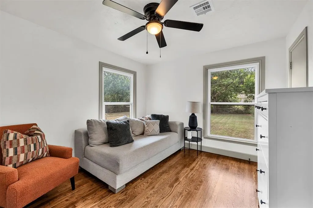 Photo 17 — 434 S 7th Street, Yukon, OK 73099