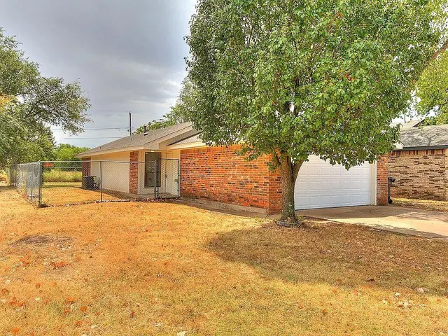 Photo 3 — 800 NW 113th Street, Oklahoma City, OK 73114