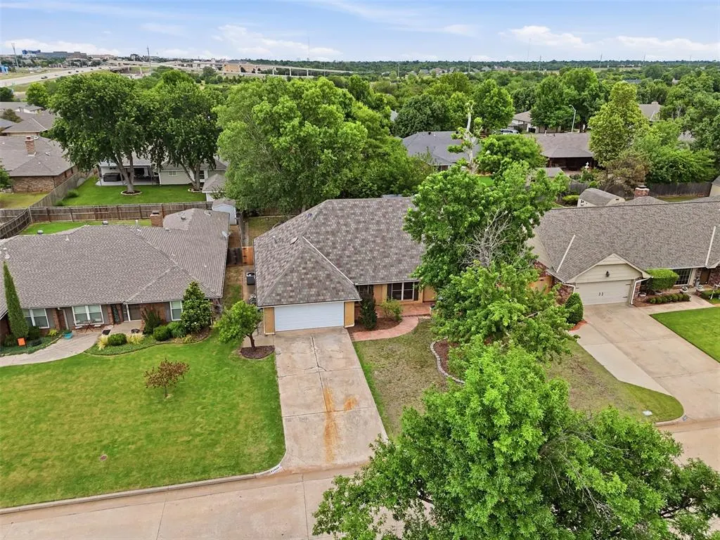 Photo 3 — 13404 Green Valley Drive, Oklahoma City, OK 73120