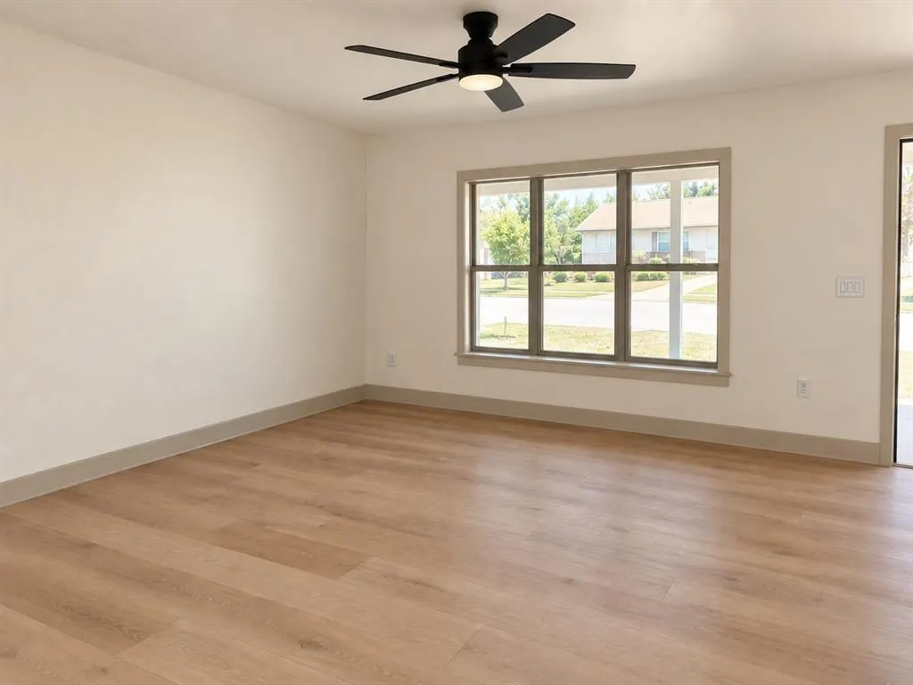 Photo 5 — 703 Thompson Drive, El Reno, OK 73036