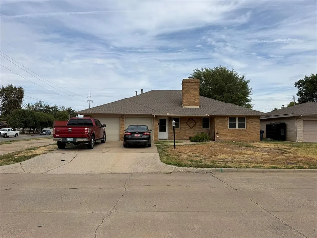 Front exterior — 1625 SW 70th Street, Oklahoma City, OK 73159