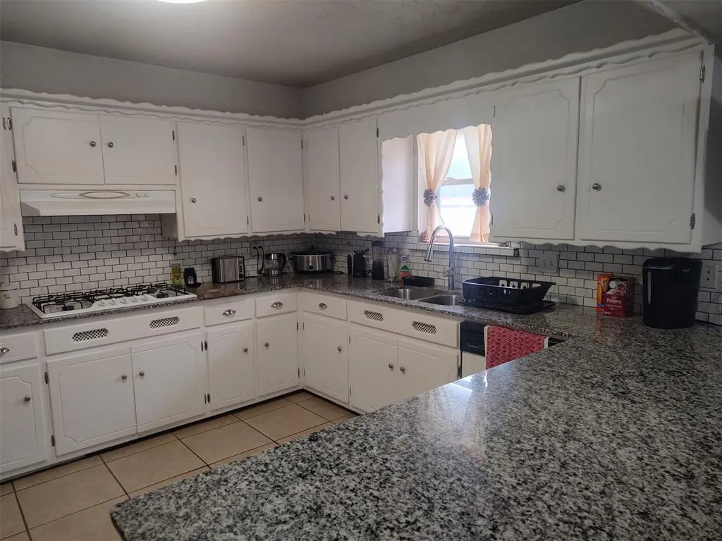 Photo 3 — 1625 SW 70th Street, Oklahoma City, OK 73159