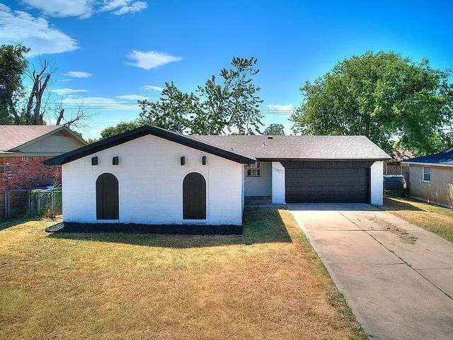 Photo 2 — 10917 N McKinley Avenue, Oklahoma City, OK 73114