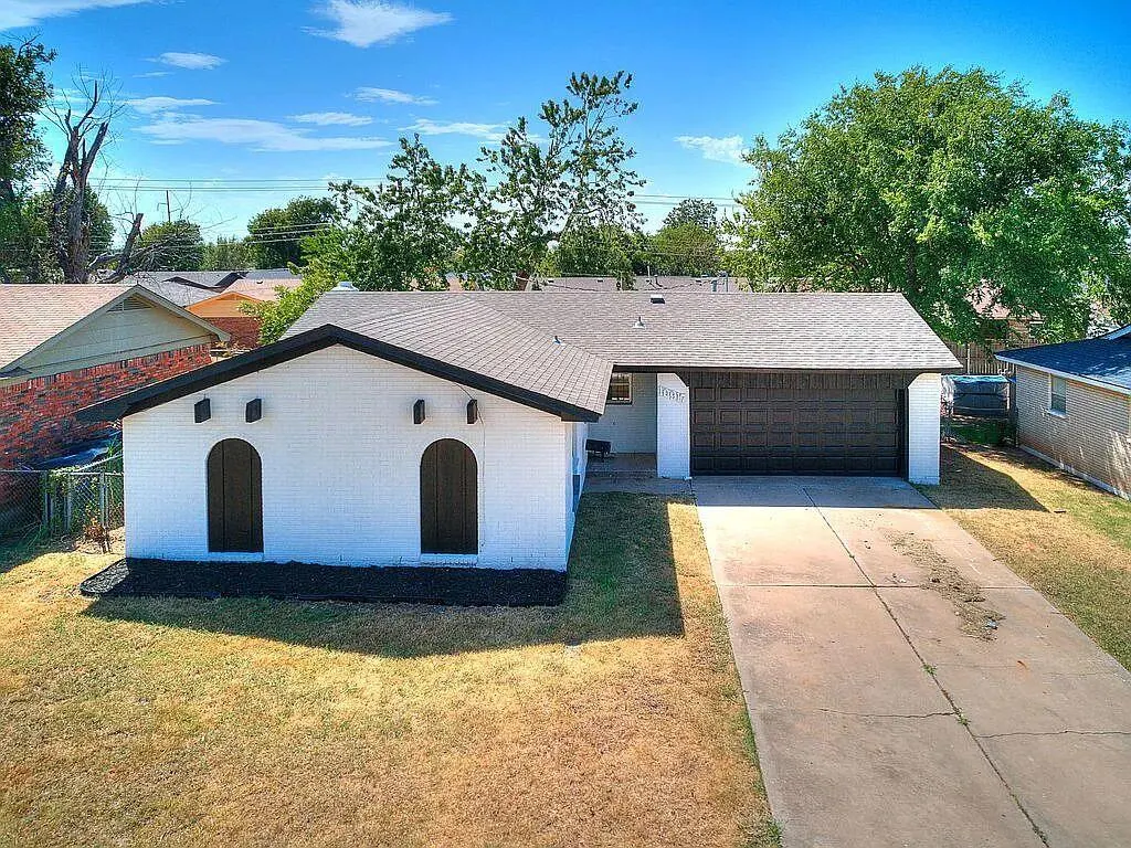 Photo 3 — 10917 N McKinley Avenue, Oklahoma City, OK 73114