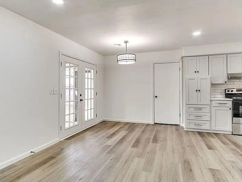 Photo 11 — 10917 N McKinley Avenue, Oklahoma City, OK 73114