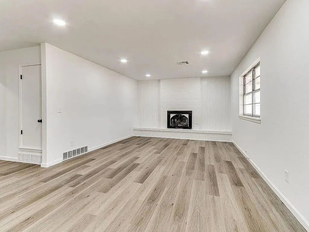 Photo 13 — 10917 N McKinley Avenue, Oklahoma City, OK 73114
