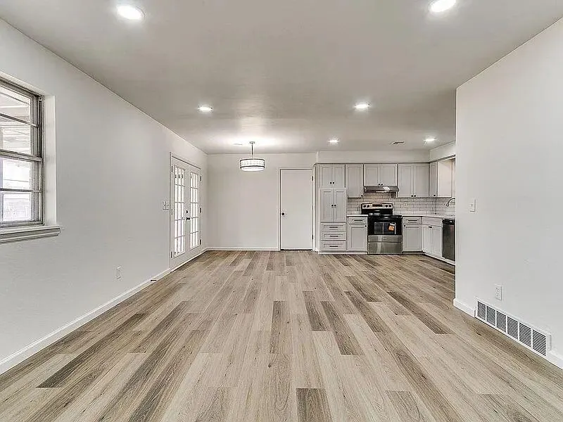Photo 17 — 10917 N McKinley Avenue, Oklahoma City, OK 73114