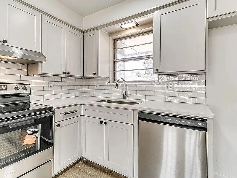 Photo 19 — 10917 N McKinley Avenue, Oklahoma City, OK 73114