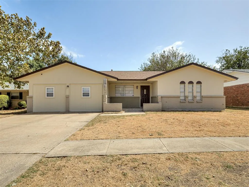 Photo 2 — 9404 S Winston Way, Oklahoma City, OK 73139