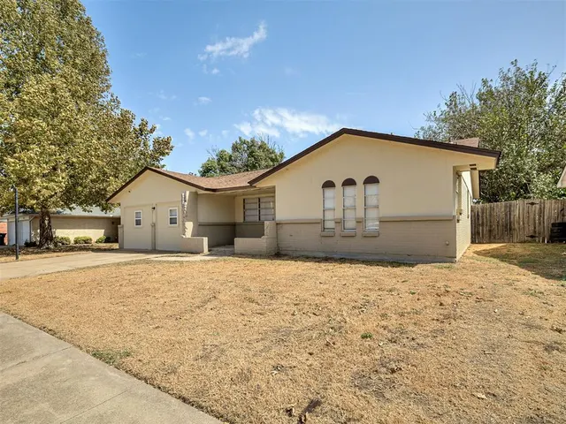 Photo 3 — 9404 S Winston Way, Oklahoma City, OK 73139