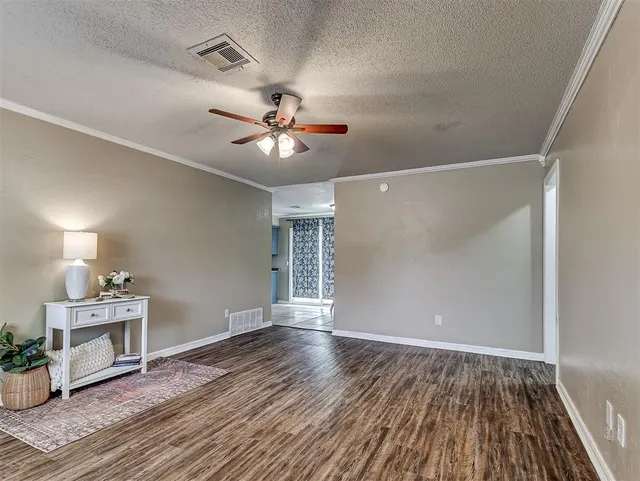 Photo 6 — 9404 S Winston Way, Oklahoma City, OK 73139