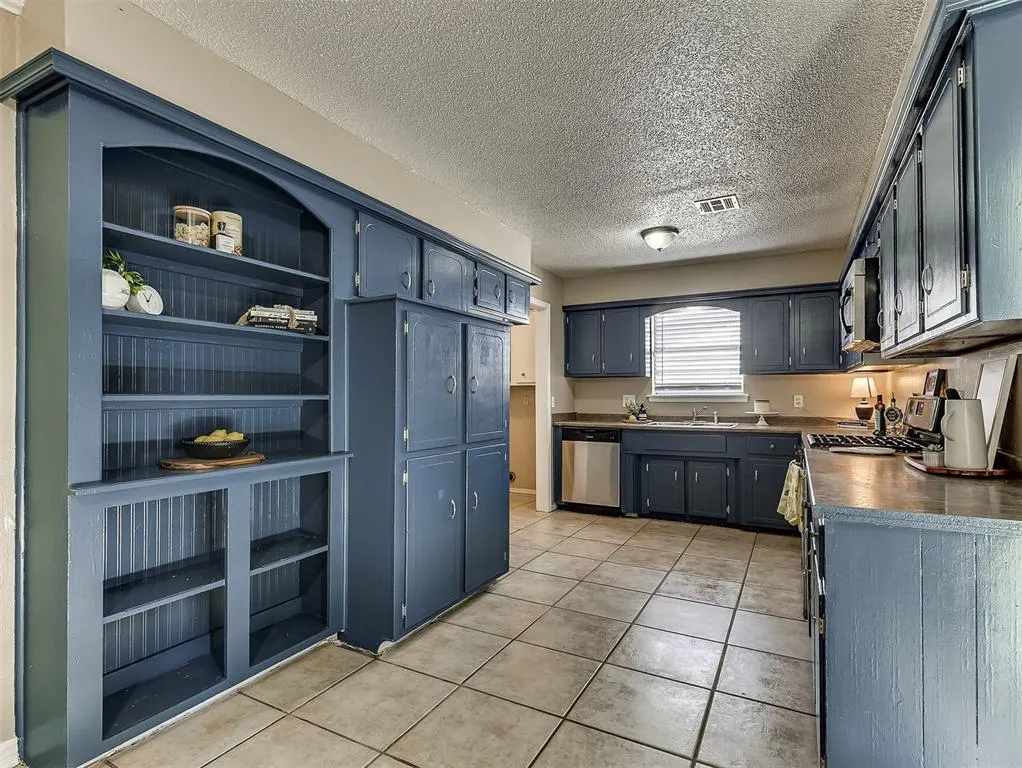 Photo 12 — 9404 S Winston Way, Oklahoma City, OK 73139