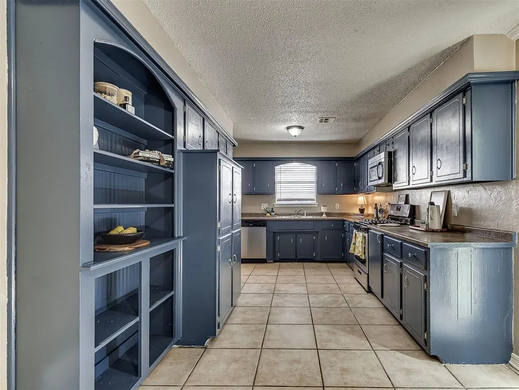 Photo 14 — 9404 S Winston Way, Oklahoma City, OK 73139