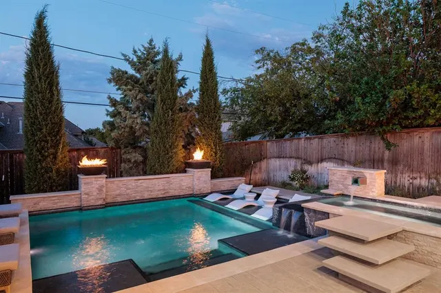 Photo 6 — 1415 Sherwood Lane, Oklahoma City, OK 73116