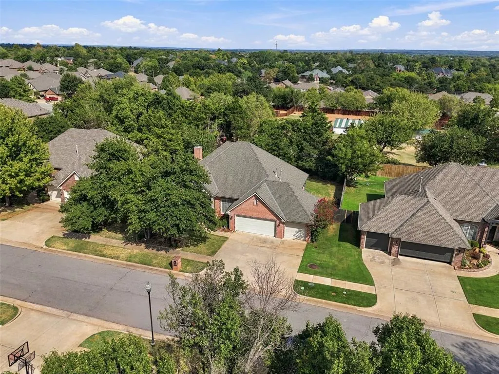 Photo 3 — 13728 Kirkland Ridge, Edmond, OK 73013