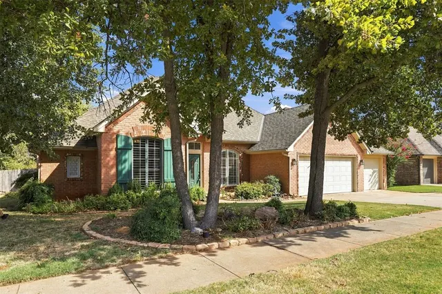 Photo 4 — 13728 Kirkland Ridge, Edmond, OK 73013