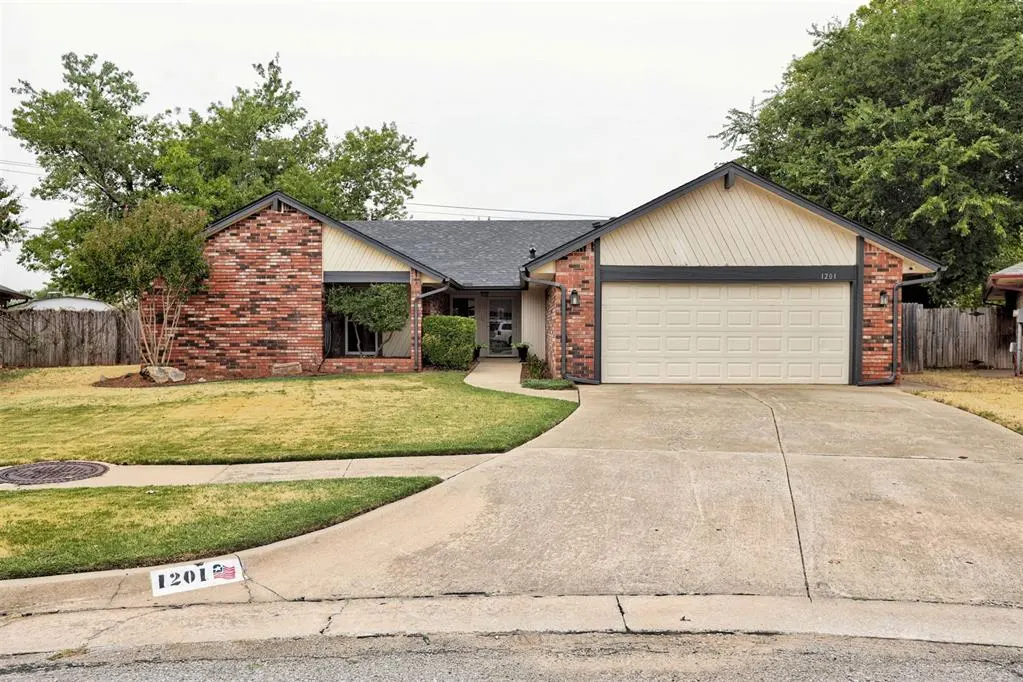 Front exterior — 1201 Morrison Trail, Edmond, OK 73012
