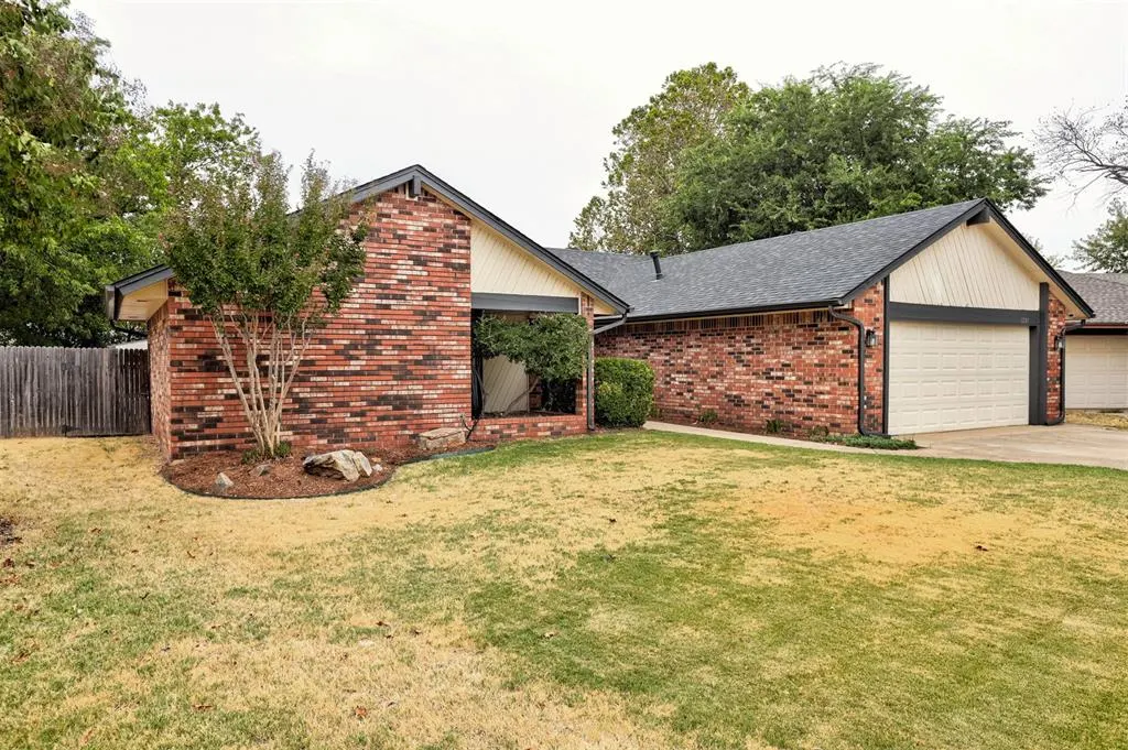 Photo 3 — 1201 Morrison Trail, Edmond, OK 73012