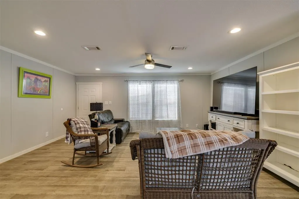 Photo 4 — 333846 E 990 Road, Wellston, OK 74881