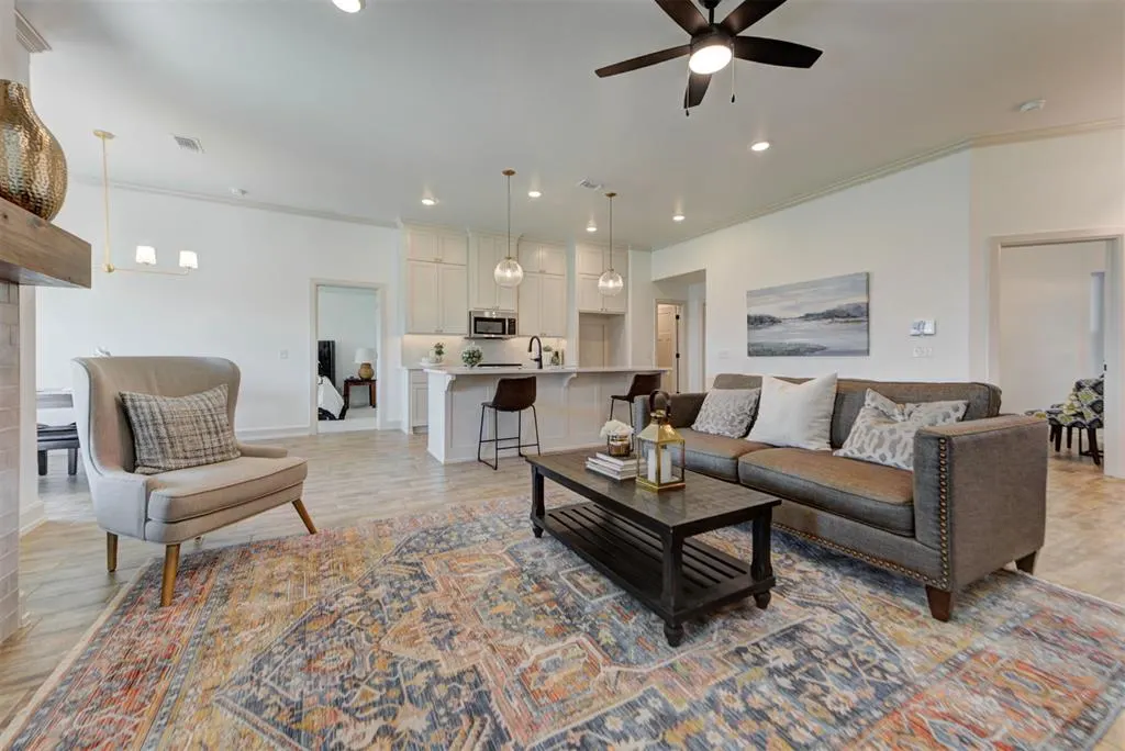 Photo 10 — 10528 NW 33rd Place, Yukon, OK 73099