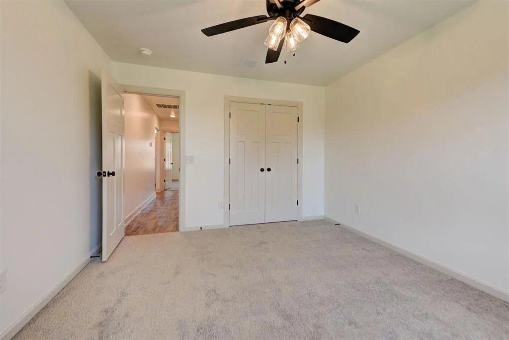 Photo 43 — 10528 NW 33rd Place, Yukon, OK 73099