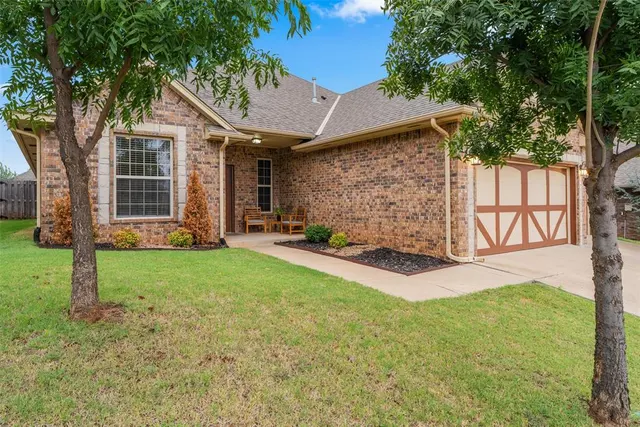 Photo 3 — 3225 Wakefield Road, Edmond, OK 73034