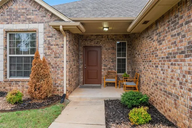 Photo 4 — 3225 Wakefield Road, Edmond, OK 73034