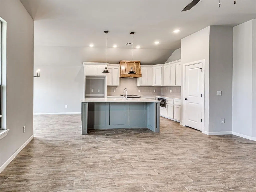 Photo 8 — 628 Honey Springs Lane, Shawnee, OK 74804