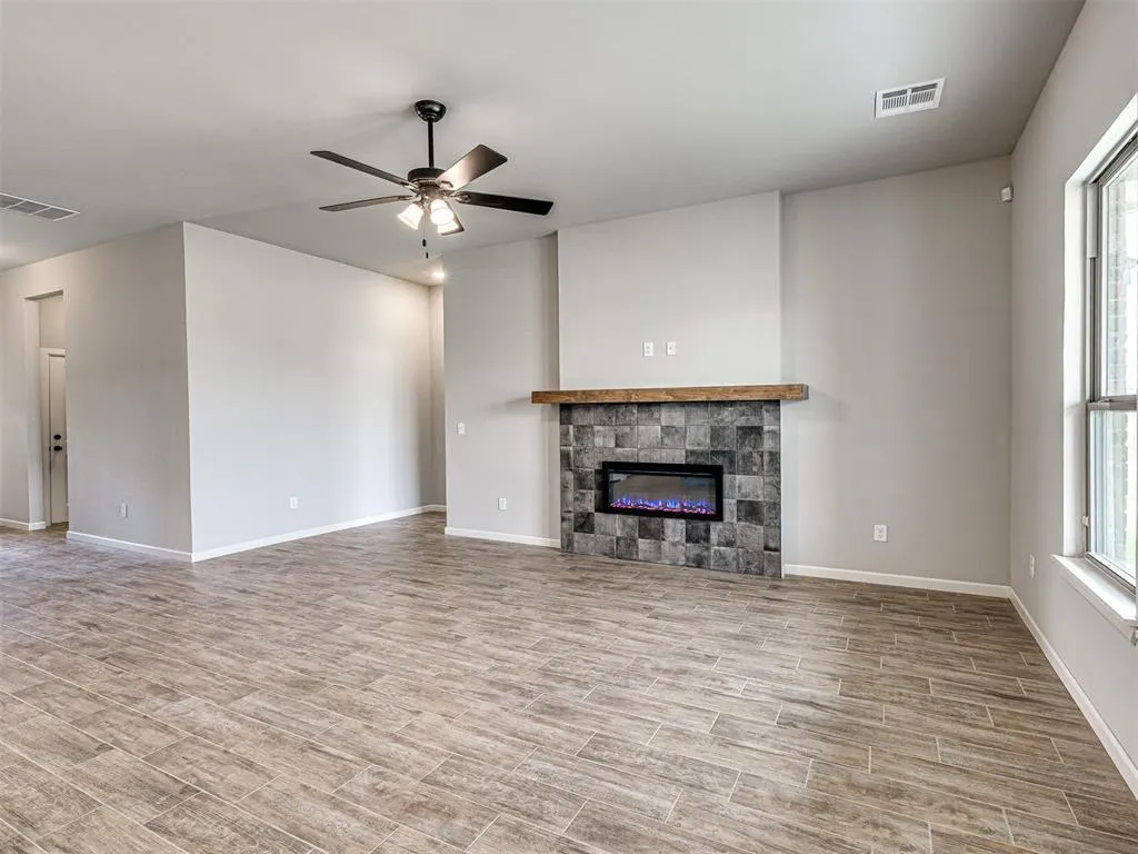 Photo 9 — 628 Honey Springs Lane, Shawnee, OK 74804