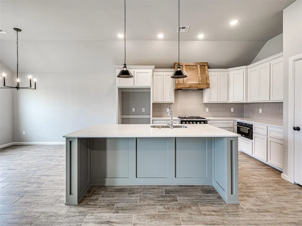 Photo 11 — 628 Honey Springs Lane, Shawnee, OK 74804